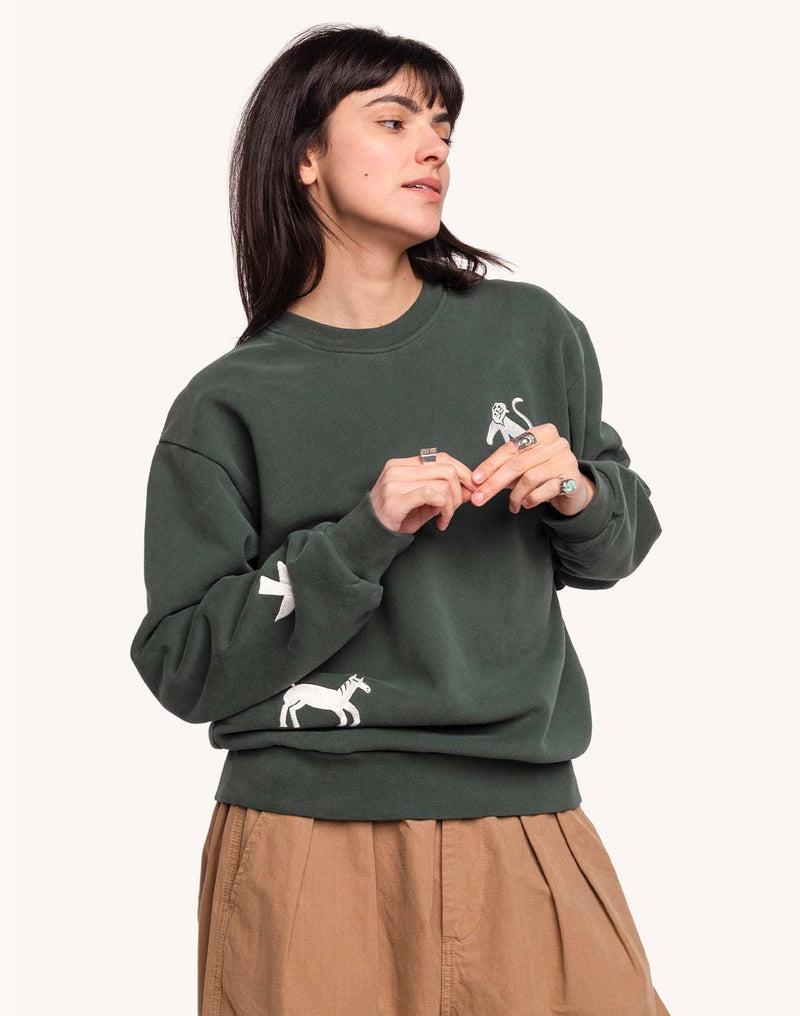 OLOW Wild Sweatshirt Herren Lärchengrün – Damen Stylingansicht